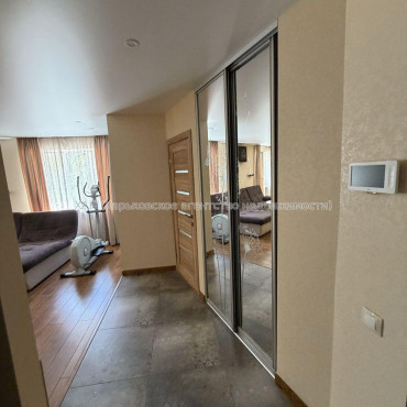 Продам квартиру, Шишковская ул. , 3 кім., 85 м², капитальный ремонт 