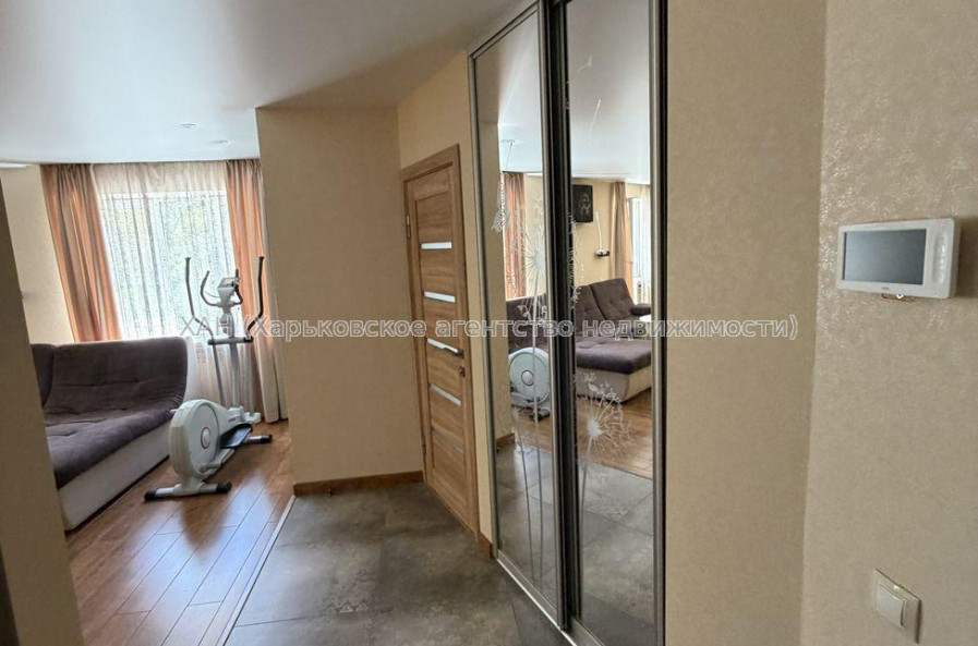 Продам квартиру, Шишковская ул. , 3 кім., 85 м², капитальный ремонт 