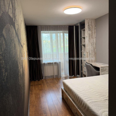 Продам квартиру, Шишковская ул. , 3 кім., 85 м², капитальный ремонт 