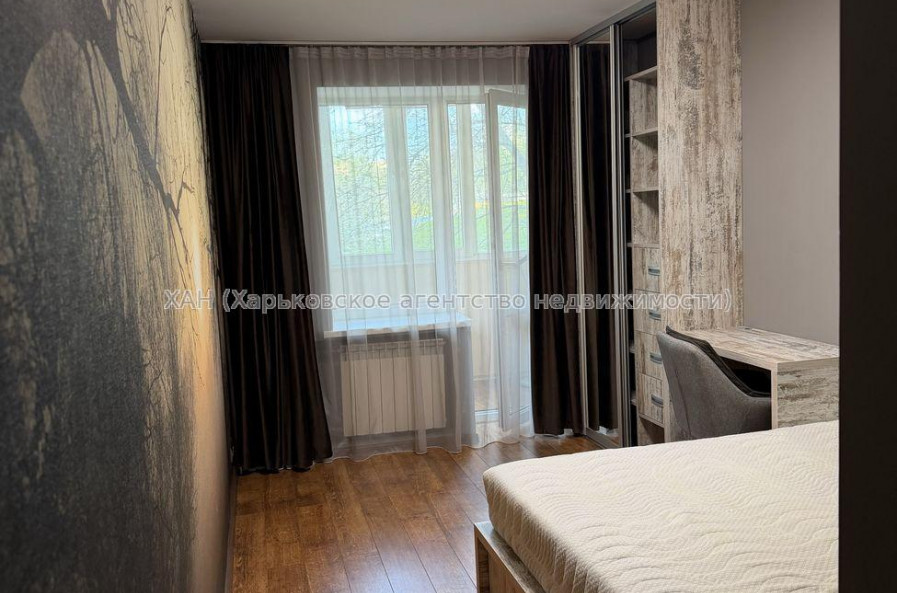 Продам квартиру, Шишковская ул. , 3 кім., 85 м², капитальный ремонт 