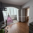 Продам квартиру, Шишковская ул. , 3 кім., 85 м², капитальный ремонт 