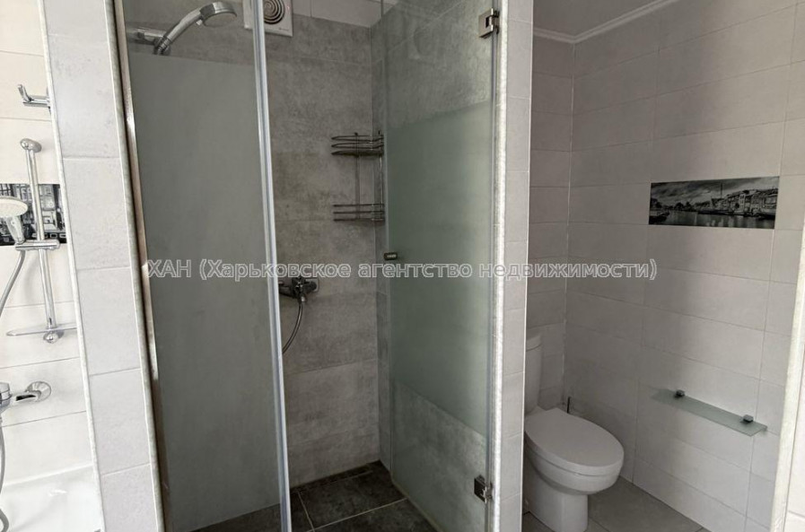Продам квартиру, Шишковская ул. , 3 кім., 85 м², капитальный ремонт 