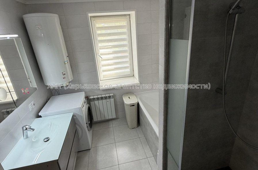 Продам квартиру, Шишковская ул. , 3 кім., 85 м², капитальный ремонт 