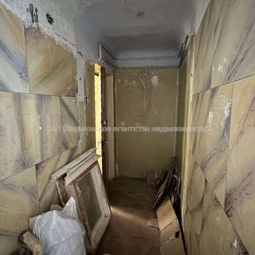 Продам квартиру, Героев Харькова просп. , 1  ком., 33 м², без ремонта 