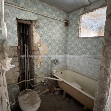 Продам квартиру, Героев Харькова просп. , 1  ком., 33 м², без ремонта 