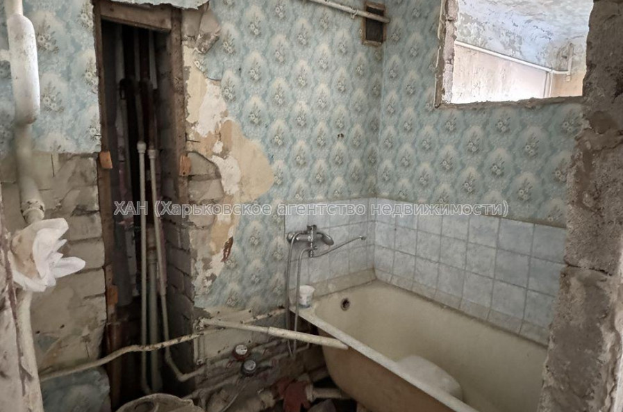Продам квартиру, Героев Харькова просп. , 1  ком., 33 м², без ремонта 