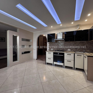 Продам квартиру, Соборности Украины ул. , 2  ком., 58.90 м², евроремонт 