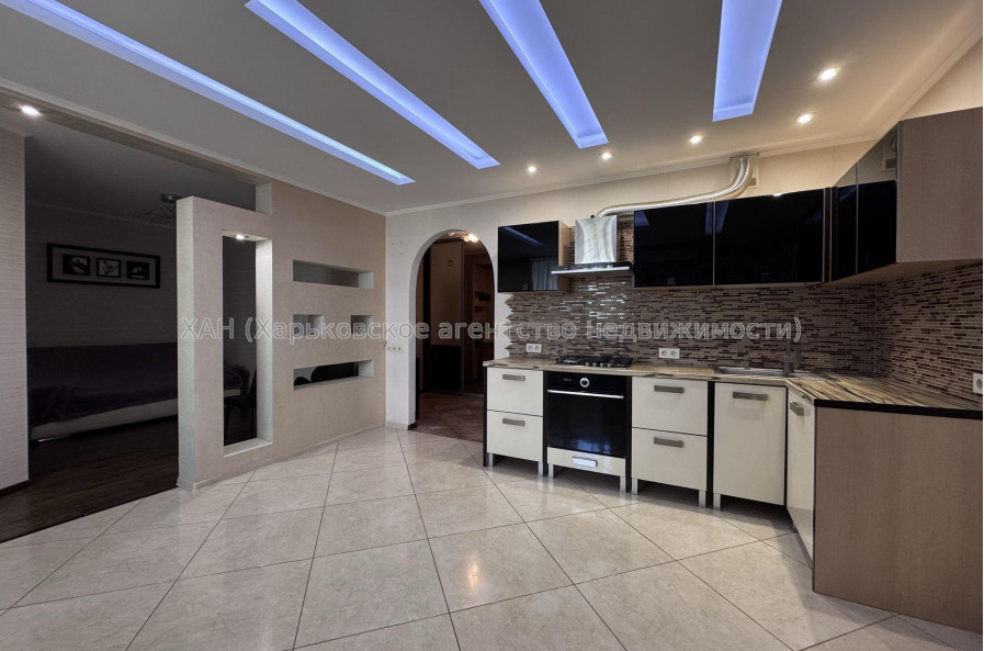Продам квартиру, Соборности Украины ул. , 2  ком., 58.90 м², евроремонт 