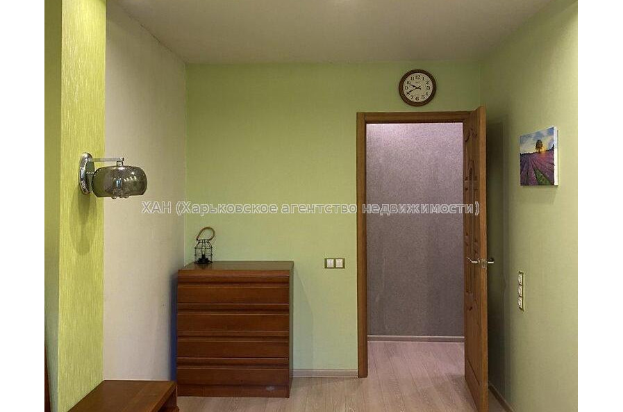 Продам квартиру, Александра Олеся ул. , 2 кім., 43.90 м², капитальный ремонт 