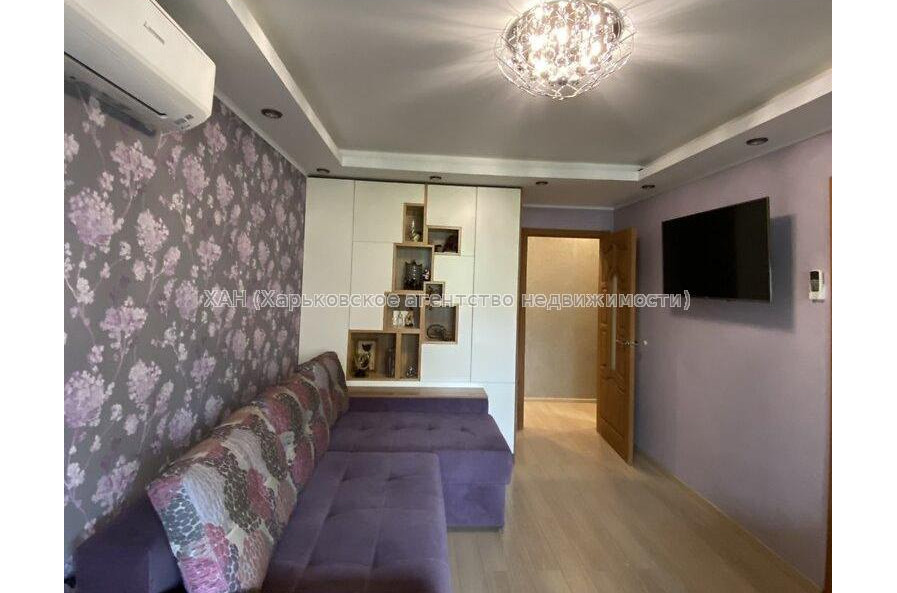 Продам квартиру, Александра Олеся ул. , 2 кім., 43.90 м², капитальный ремонт 