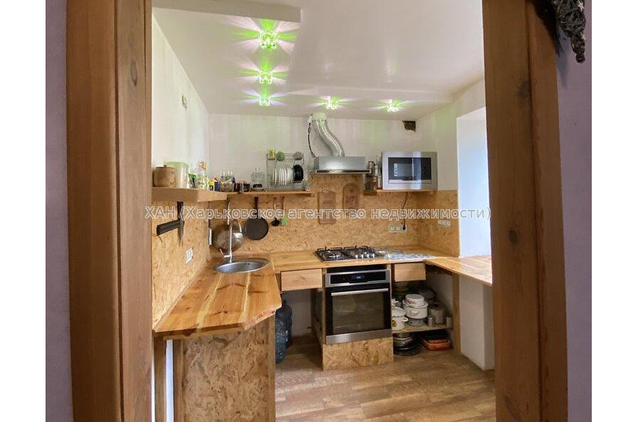 Продам квартиру, Александра Олеся ул. , 2 кім., 43.90 м², капитальный ремонт 