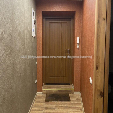 Продам квартиру, Александра Олеся ул. , 2 кім., 43.90 м², капитальный ремонт 