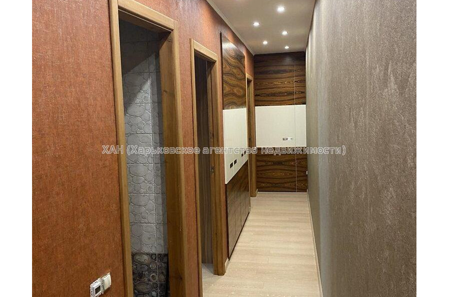 Продам квартиру, Александра Олеся ул. , 2 кім., 43.90 м², капитальный ремонт 