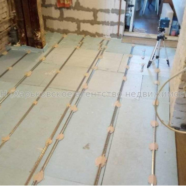 Продам квартиру, Гимназическая наб. , 2  ком., 58 м², частичный ремонт 