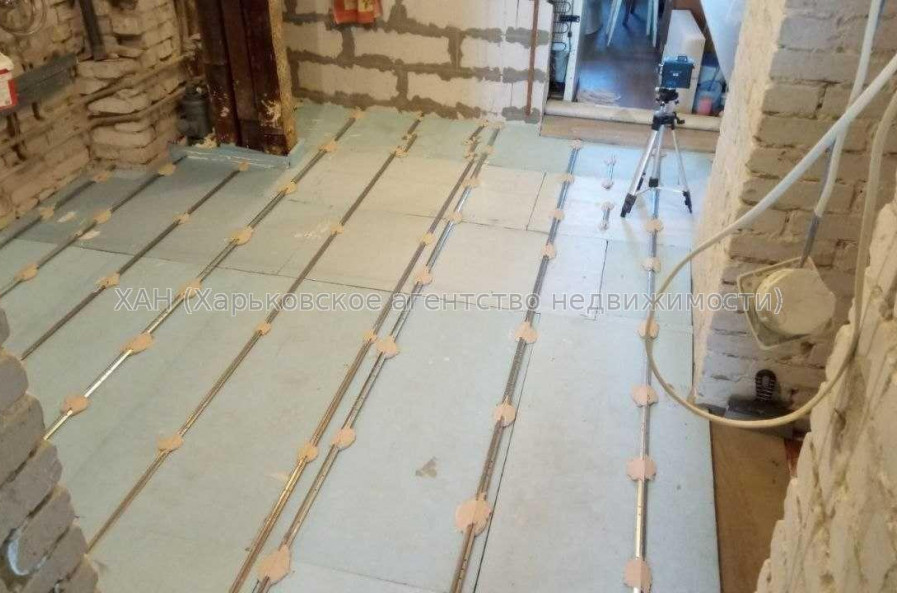 Продам квартиру, Гимназическая наб. , 2  ком., 58 м², частичный ремонт 