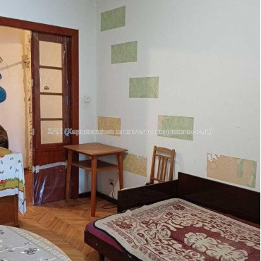 Продам квартиру, Гимназическая наб. , 2  ком., 58 м², частичный ремонт 