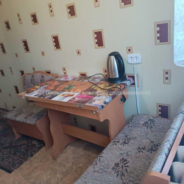 Продам квартиру, Непокоренных ул. , 1  ком., 30 м², косметический ремонт 