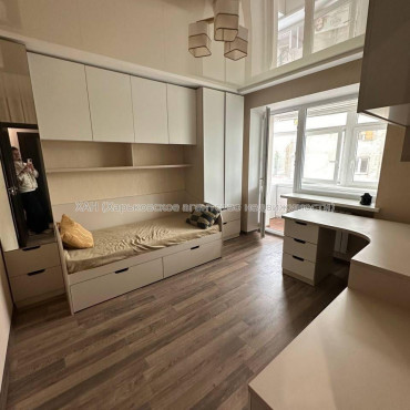 Продам квартиру, 2  ком., 46 м², капитальный ремонт 