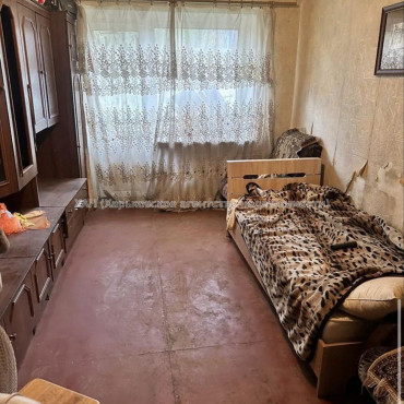 Продам квартиру, Любови Малой  просп. , 3 кім., 56.10 м², без отделочных работ 