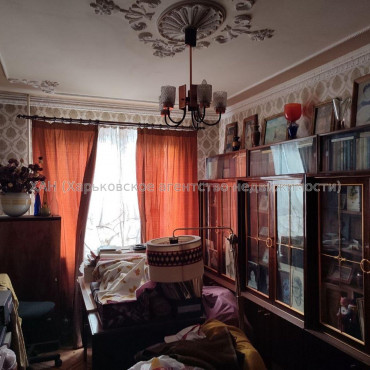 Продам квартиру, Салтовское шоссе , 4  ком., 69.40 м², советский ремонт 
