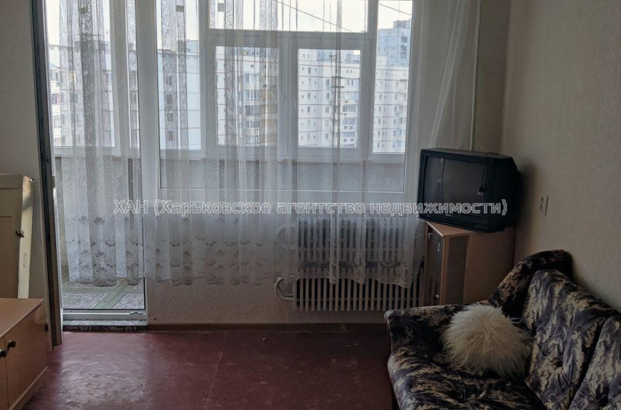 Продам квартиру, Соборности Украины ул. , 1  ком., 35 м², косметический ремонт 