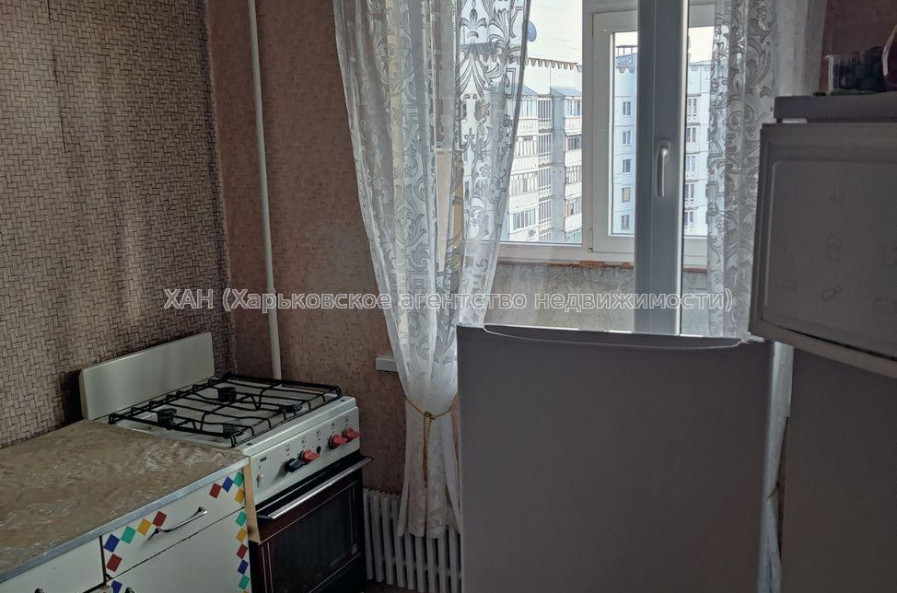 Продам квартиру, Соборности Украины ул. , 1  ком., 35 м², косметический ремонт 
