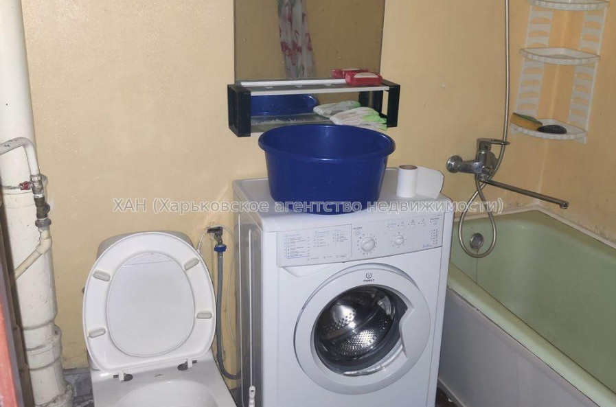 Продам квартиру, Соборности Украины ул. , 1  ком., 35 м², косметический ремонт 