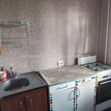 Продам квартиру, Соборности Украины ул. , 1  ком., 35 м², косметический ремонт 