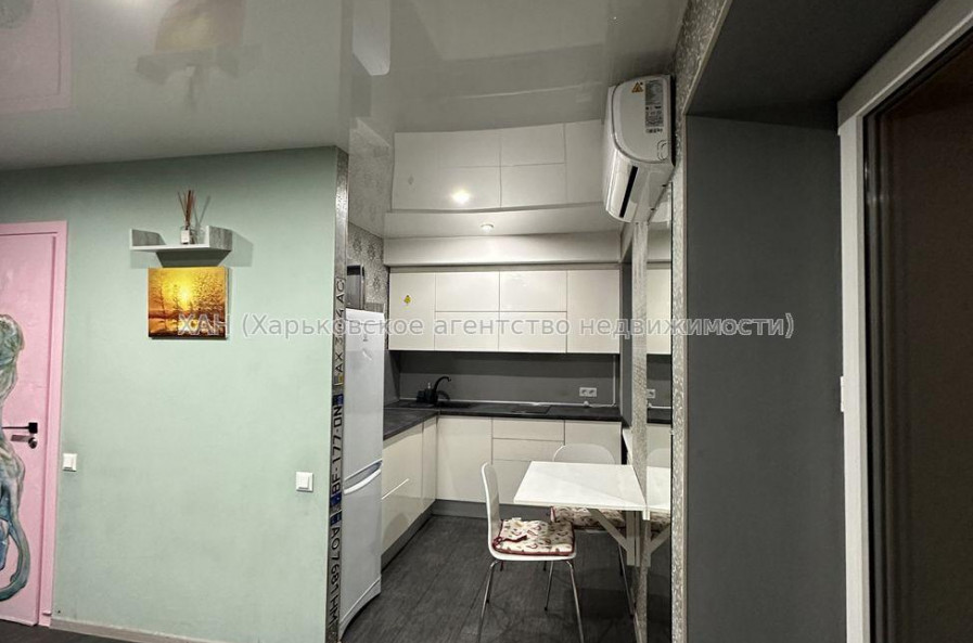 Продам квартиру, Георгия Тарасенко ул. , 1 кім., 40 м², капитальный ремонт 