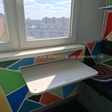 Сдам квартиру, Соборности Украины ул. , 2  ком., 50.80 м², косметический ремонт 