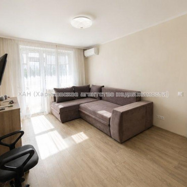 Продам квартиру, Соборности Украины ул. , 1  ком., 32 м², евроремонт 