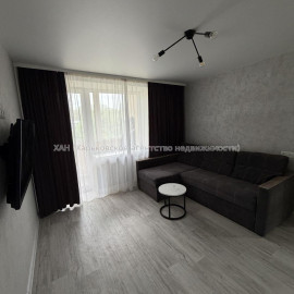 Продам квартиру, Клочковская ул. , 1  ком., 32.20 м², капитальный ремонт