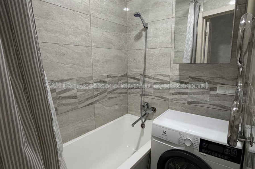Продам квартиру, Клочковская ул. , 1  ком., 32.20 м², капитальный ремонт 