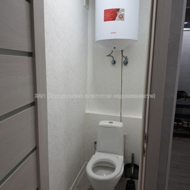 Продам квартиру, Клочковская ул. , 1  ком., 32.20 м², капитальный ремонт 