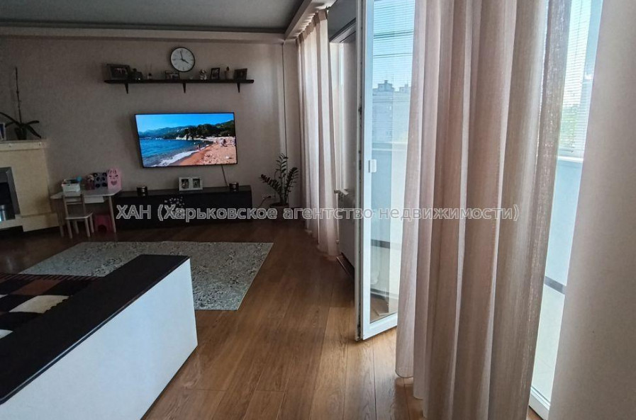 Продам квартиру, Тракторостроителей просп. , 2 кім., 69.70 м², евроремонт 