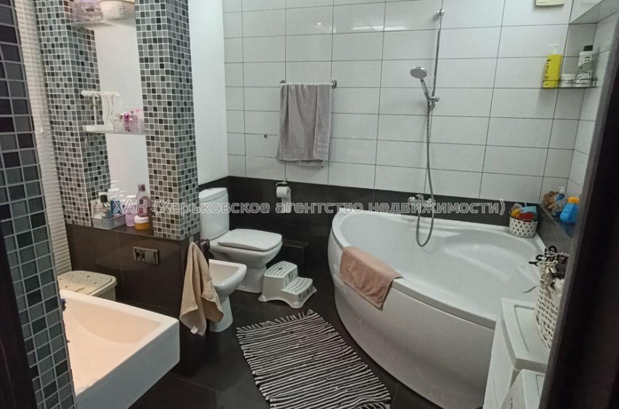 Продам квартиру, Тракторостроителей просп. , 2 кім., 69.70 м², евроремонт 