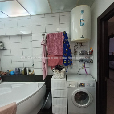 Продам квартиру, Тракторостроителей просп. , 2 кім., 69.70 м², евроремонт 