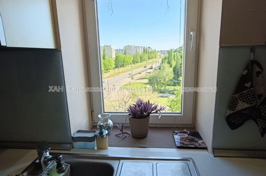 Продам квартиру, Тракторостроителей просп. , 2 кім., 69.70 м², евроремонт 