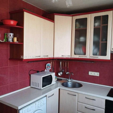 Продам квартиру, Победы просп. , 3  ком., 65.70 м², капитальный ремонт 