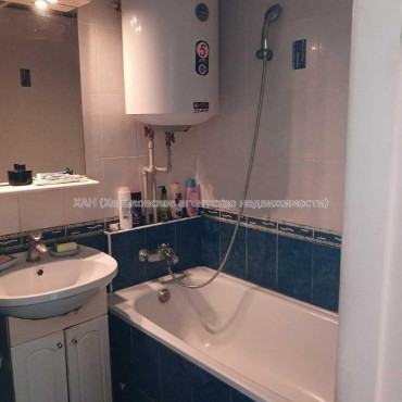 Продам квартиру, Победы просп. , 3  ком., 65.70 м², капитальный ремонт 