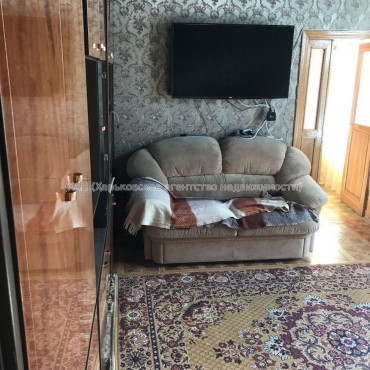 Продам квартиру, Фейербаха площ. , 2  ком., 40 м², косметический ремонт 