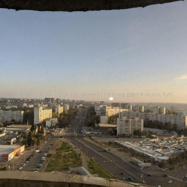 Продам квартиру, Победы просп. , 2  ком., 94 м², без внутренних работ 