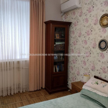 Продам квартиру, Культуры ул. , 2  ком., 56.30 м², капитальный ремонт 