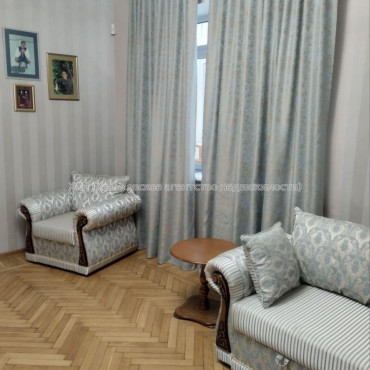 Продам квартиру, Культуры ул. , 2  ком., 56.30 м², капитальный ремонт 