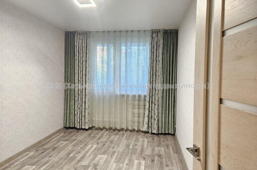 Продам квартиру, Натальи Ужвий ул. , 3  ком., 70 м², капитальный ремонт 