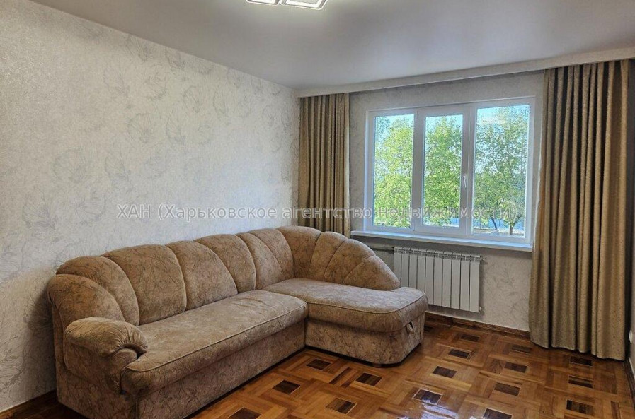 Продам квартиру, Натальи Ужвий ул. , 3  ком., 70 м², капитальный ремонт 