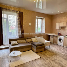 Продам квартиру, Белобровский пер. , 1 кім., 26.10 м², евроремонт