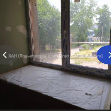 Продам нежилую недвижимость, помещение свободного назначения , 7  ком., 202 м², частичный ремонт 