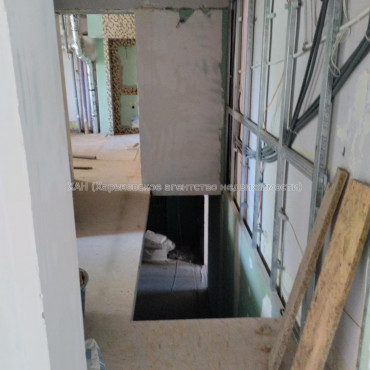 Продам нежилую недвижимость, помещение свободного назначения , 7  ком., 202 м², частичный ремонт 