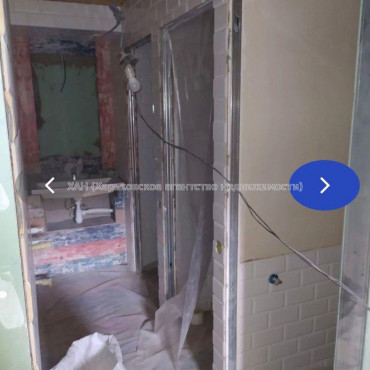 Продам нежилую недвижимость, помещение свободного назначения , 7  ком., 202 м², частичный ремонт 